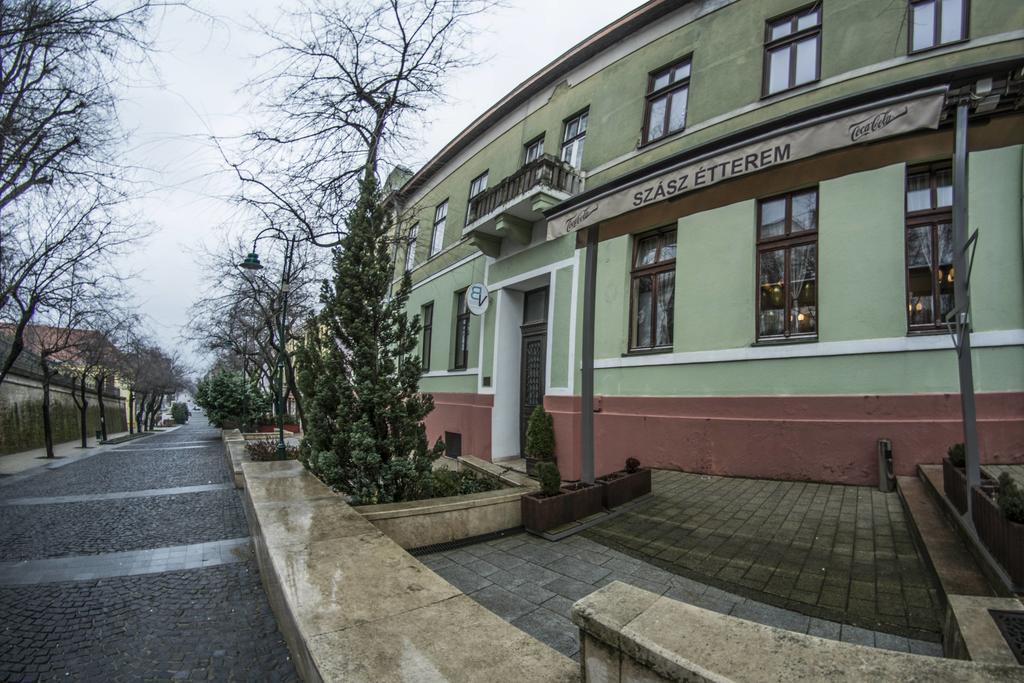 Belvarosi Vendeghaz Hotel Szekszárd Buitenkant foto